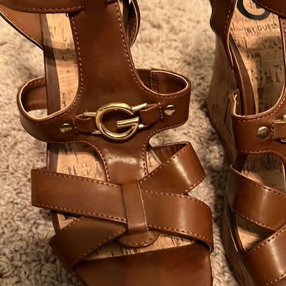 G by guess wedges - Picture 2 of 4